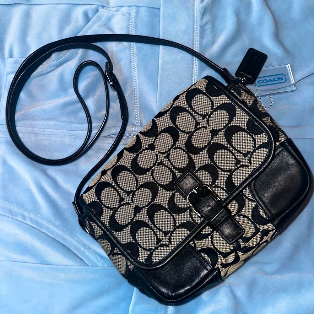 Coach Hadley Signature Black Crossbody Bag 🖤👜—EUC
